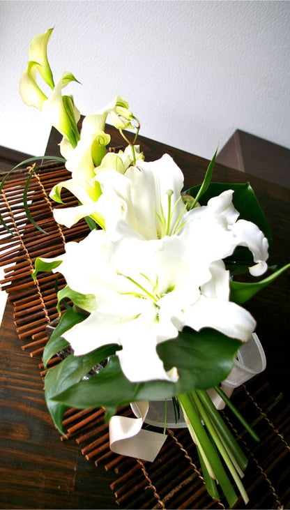 【生花】オーダーメイド/クラッチブーケ(アーム)[セットプランClaire02] 【結婚式 フラワー 生花 ブーケ ブートニア オーダーメイド】