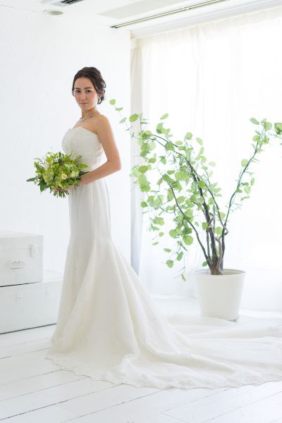 【生花】オーダーメイド/クラッチブーケ(グランアーム・グランラウンド)[セットプランClaire03] 【結婚式 フラワー 生花 ブーケ ブートニア オーダーメイド】