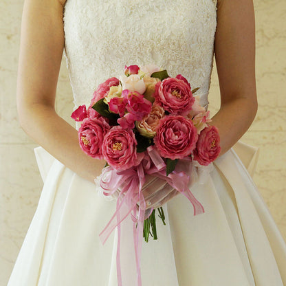 【アートフラワー】ガーリーピンクのクラッチブーケ 【結婚式 フラワー 造花 ブーケ ブートニア】