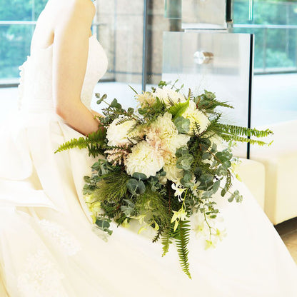 【生花】オーダーメイド グランドクラッチブーケ(ブートニア付) 【結婚式 フラワー 生花 ブーケ ブートニア オーダーメイド】