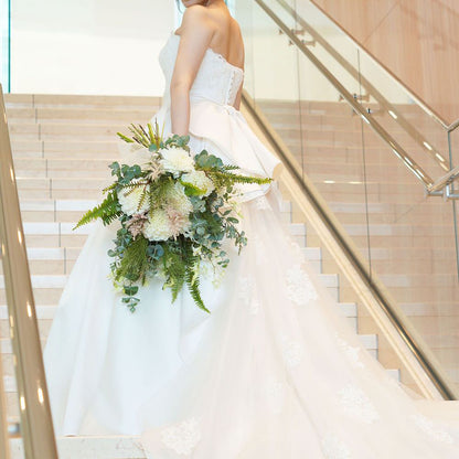 【生花】オーダーメイド グランドクラッチブーケ(ブートニア付) 【結婚式 フラワー 生花 ブーケ ブートニア オーダーメイド】