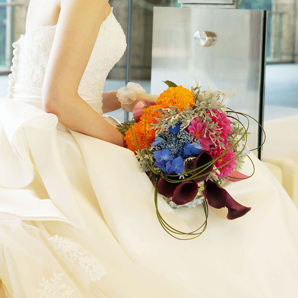 【生花】オーダーメイド クラッチブーケ(ブートニア付) 【結婚式 フラワー 生花 ブーケ ブートニア オーダーメイド】