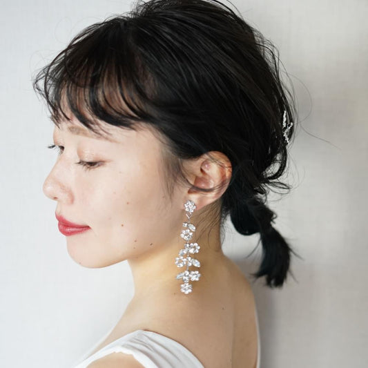 【イヤリング】LittleRomance_フラワークリスタル ブライダルアクセサリー 【結婚式 ピアス イヤリング】