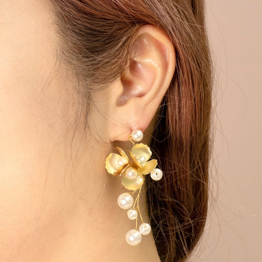 【ピアス】Brass Pearl Flowerピアス 【結婚式 ピアス イヤリング】