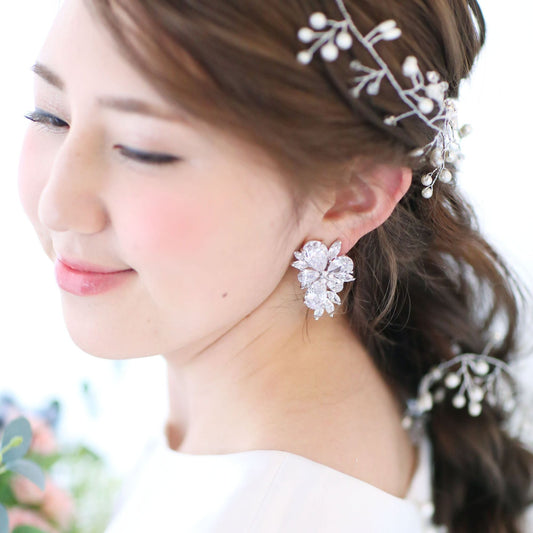 【イヤリング】キュービックジルコニア フラワーモチーフイヤリング 【結婚式 ピアス イヤリング】