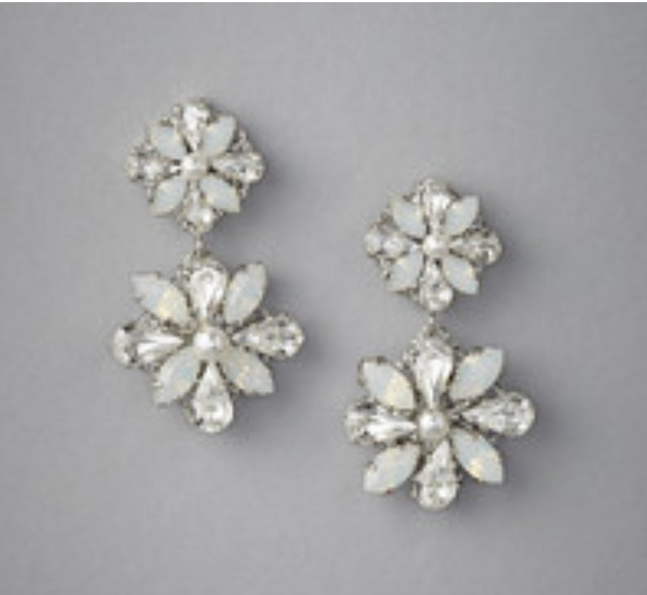 【3泊4日】Elizabeth Bower スワロフスキーイヤリング 【結婚式 ピアス イヤリング レンタル】