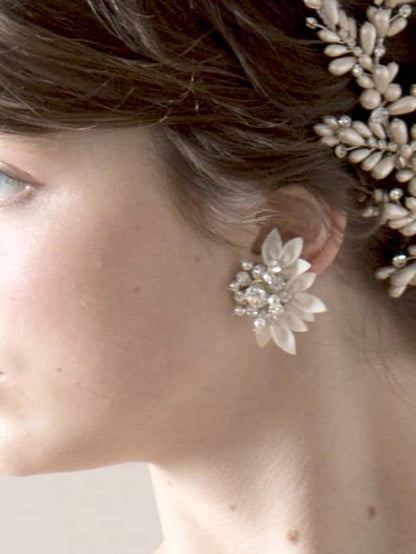 【3泊4日】a.b.Ellie Alice フラワービジューイヤリング 【結婚式 ピアス イヤリング レンタル】