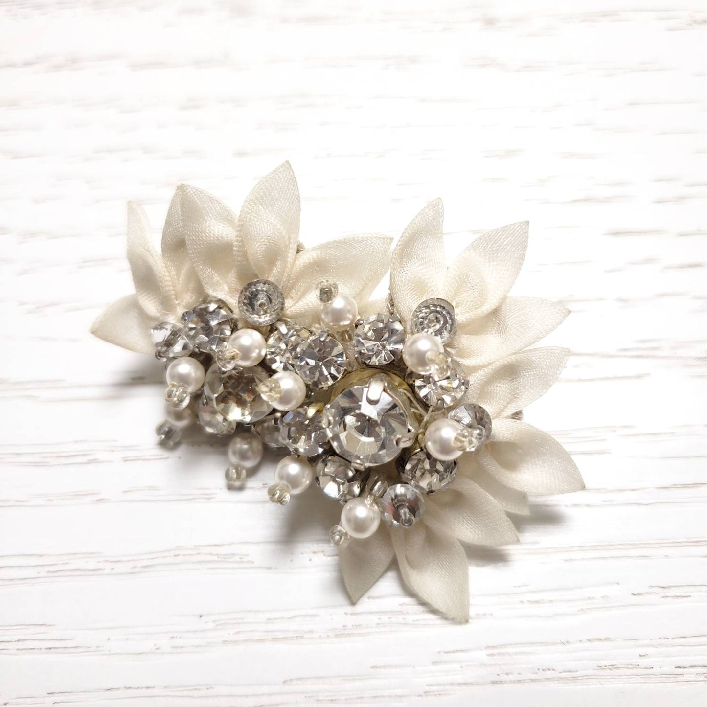 【3泊4日】a.b.Ellie Alice フラワービジューイヤリング 【結婚式 ピアス イヤリング レンタル】