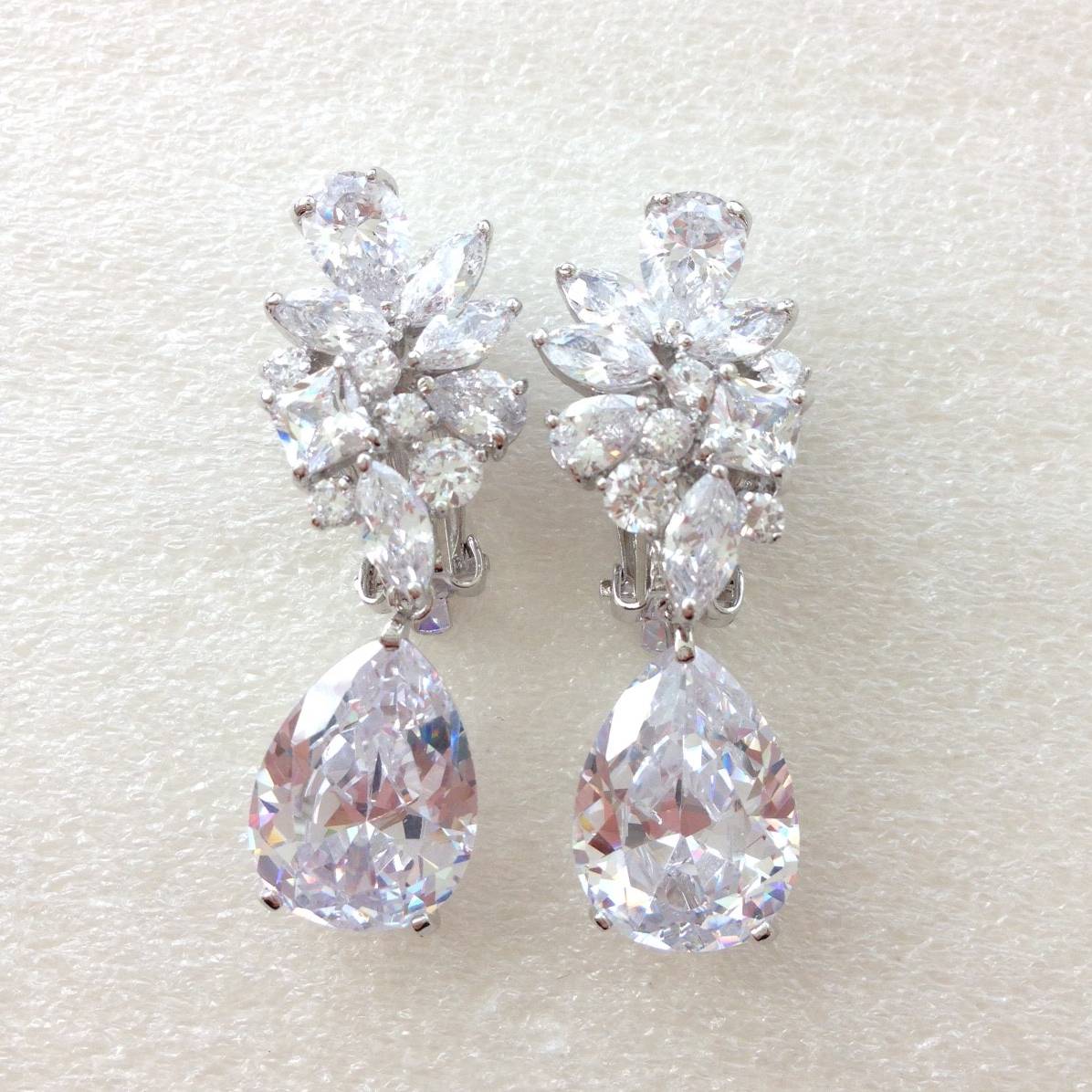 大粒ビジューのイヤリング 【結婚式 ピアス イヤリング レンタル】