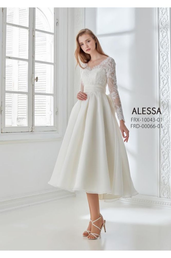 【SALE】白ドレス ミモレ丈ドレス 【販売衣装】