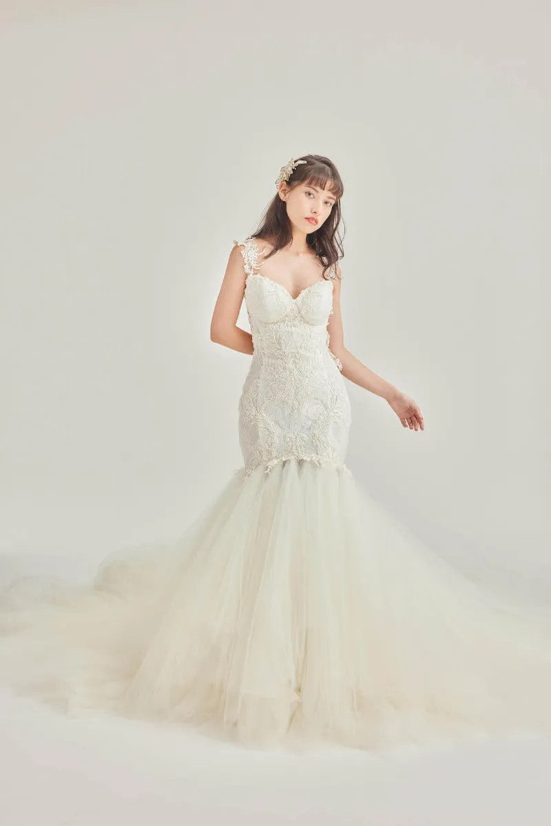 Loretta【ウェディングドレス レンタル】