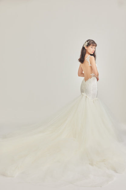 Loretta【ウェディングドレス レンタル】