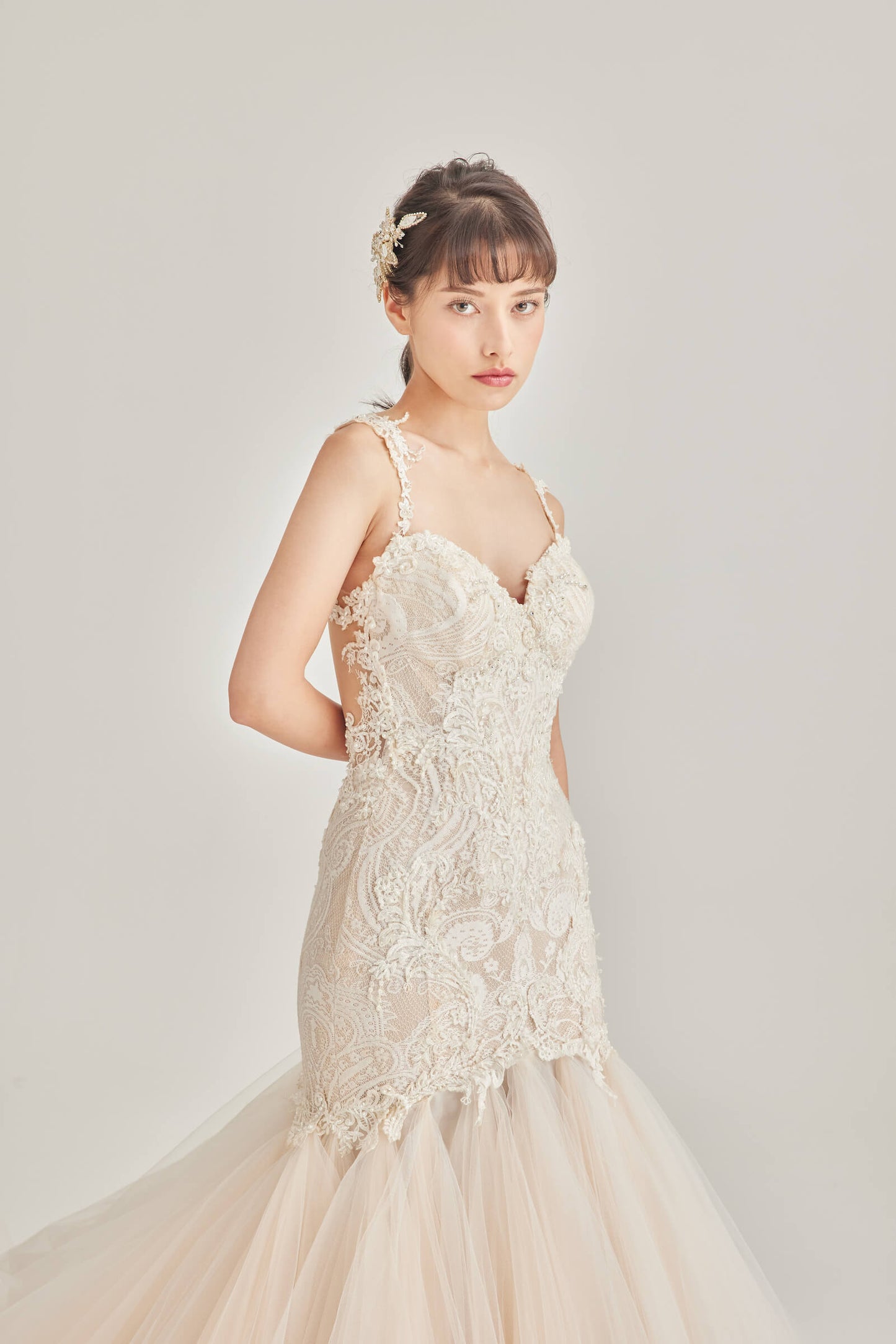 Loretta Brush【ウェディングドレス レンタル】