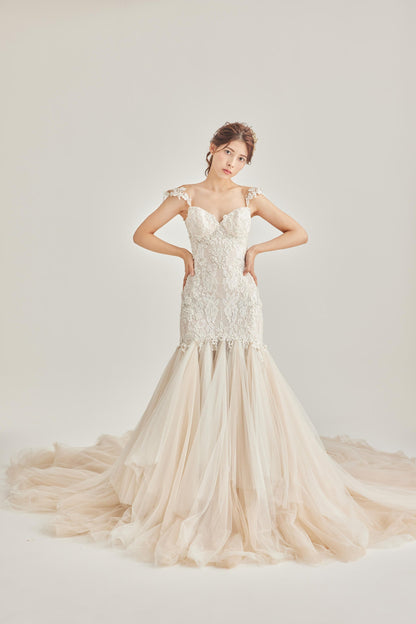 Allegra Brush【ウェディングドレス レンタル】