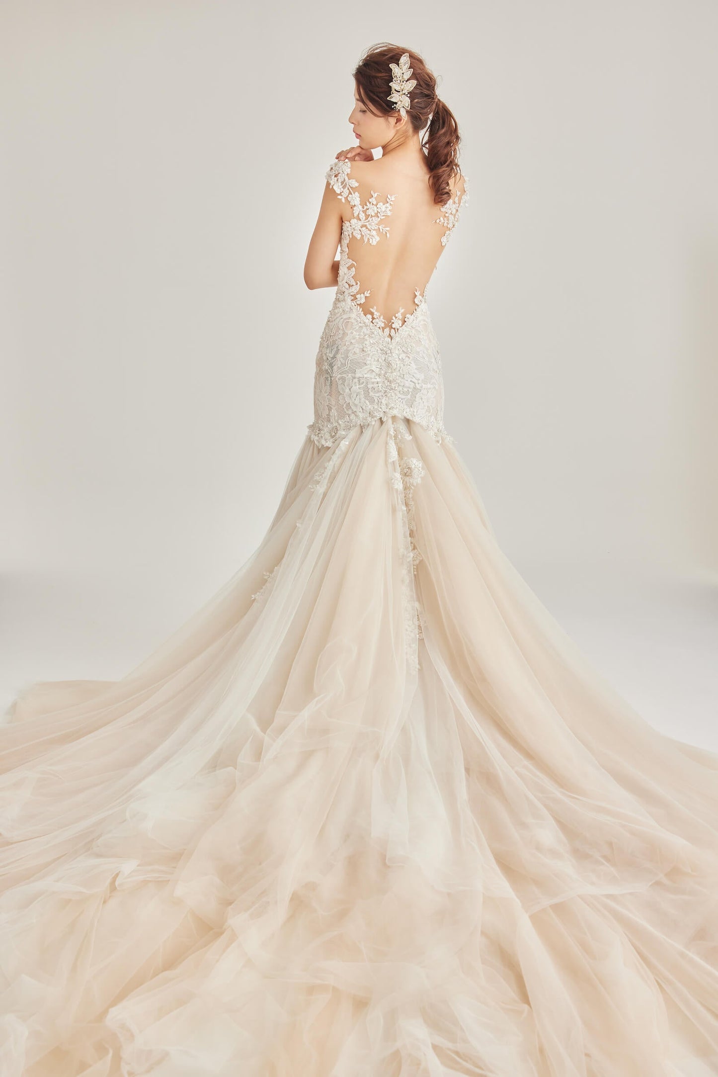 Allegra Brush【ウェディングドレス レンタル】