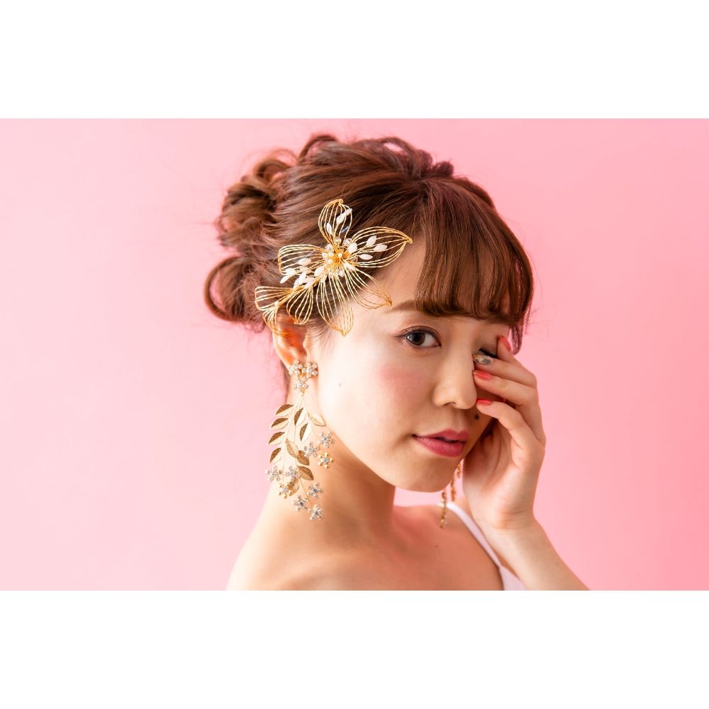 【ヘッドドレス】ゴールドフラワーのヘッドコーム 【結婚式　ヘアアクセサリー】