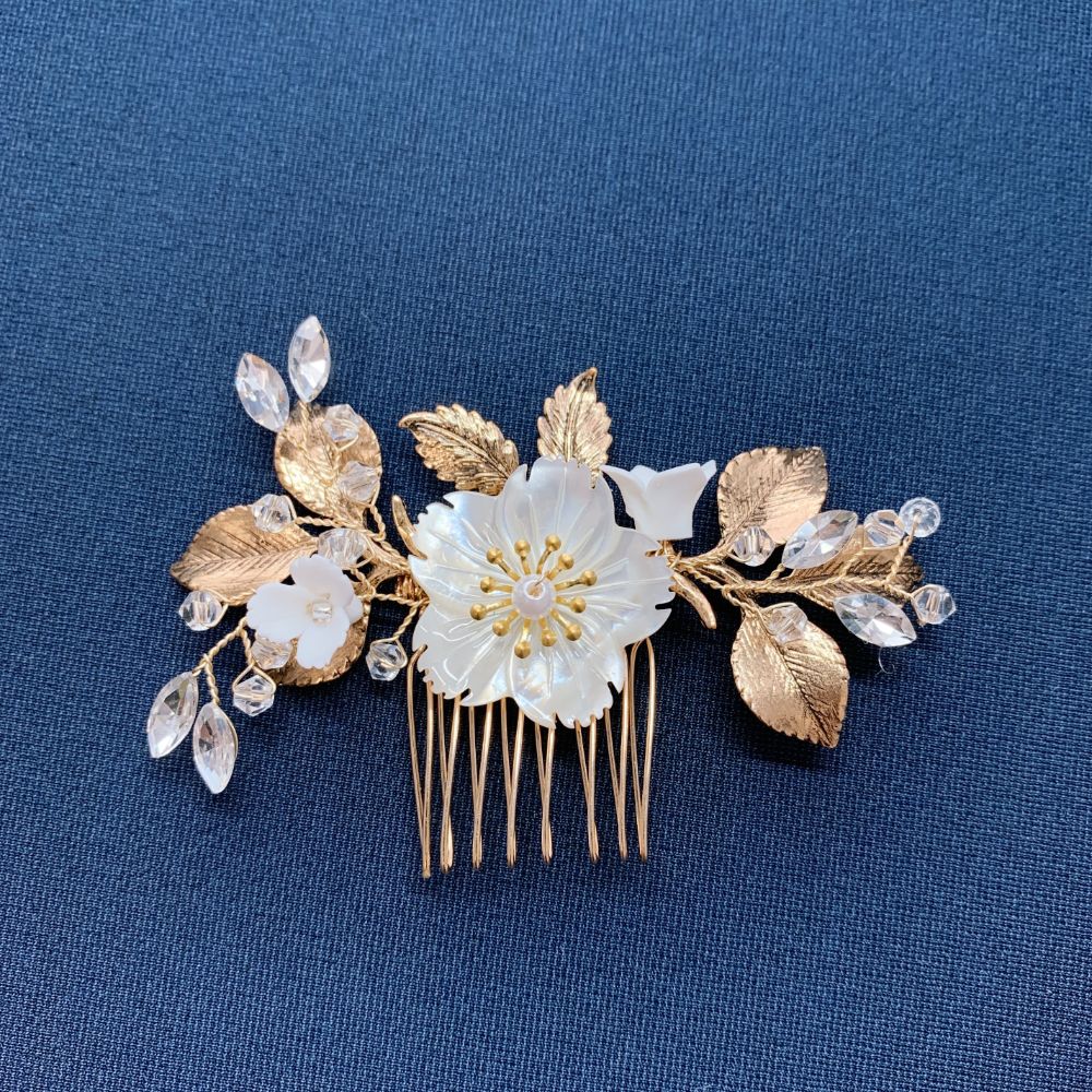 【ヘッドパーツ】シェルフラワー ゴールドヘッドパーツ 【結婚式 ヘアアクセサリー】