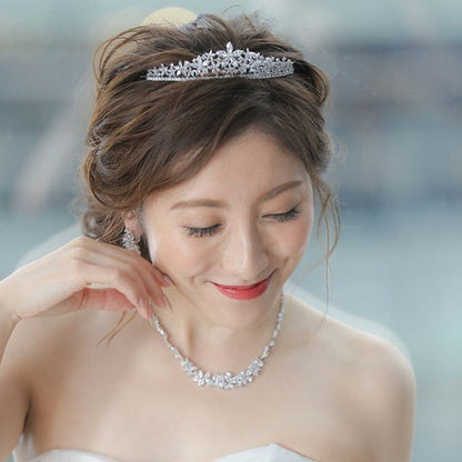 【ティアラ】キュービックジルコニア フラワーモチーフティアラ 【結婚式 ヘアアクセサリー】