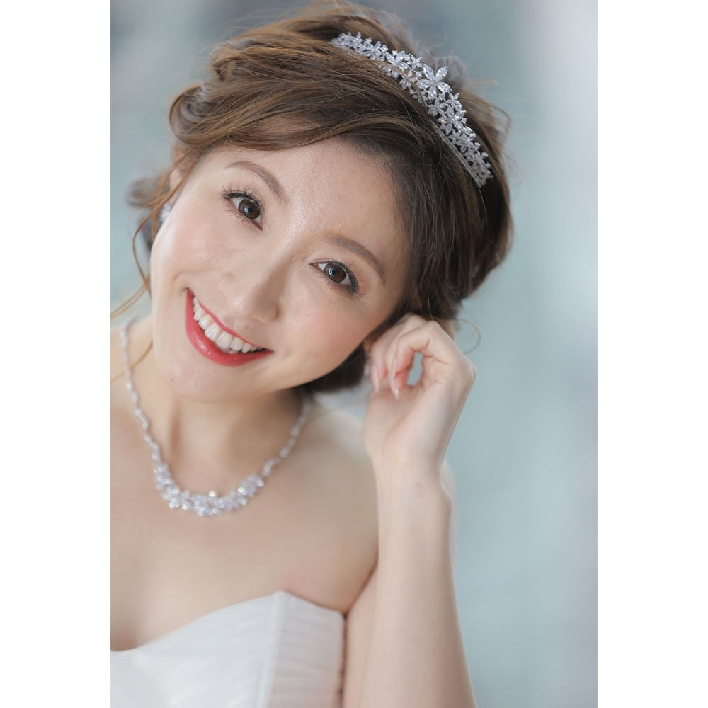 【ティアラ】キュービックジルコニア　フラワーモチーフティアラ 【結婚式　ヘアアクセサリー】