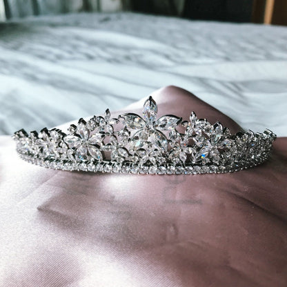 【ティアラ】キュービックジルコニア フラワーモチーフティアラ 【結婚式 ヘアアクセサリー】