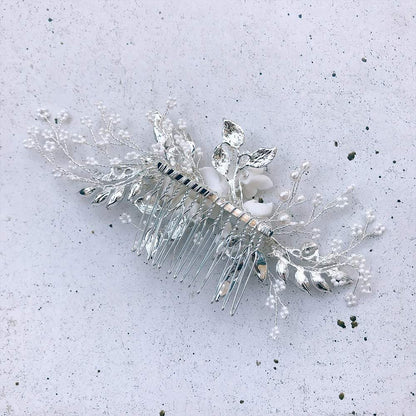 【ヘッドドレス】ホワイトフラワーとパールの小枝ヘッドドレス/ブライダルアクセサリー 【結婚式 ヘアアクセサリー】