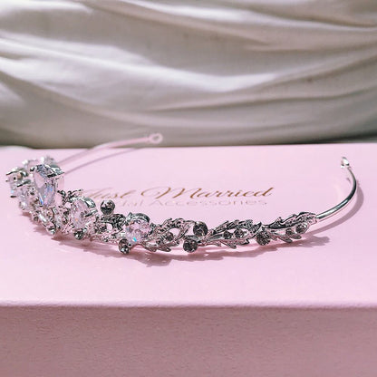 【ティアラ】キュービックジルコニア ブライダルティアラ 【結婚式 ヘアアクセサリー】