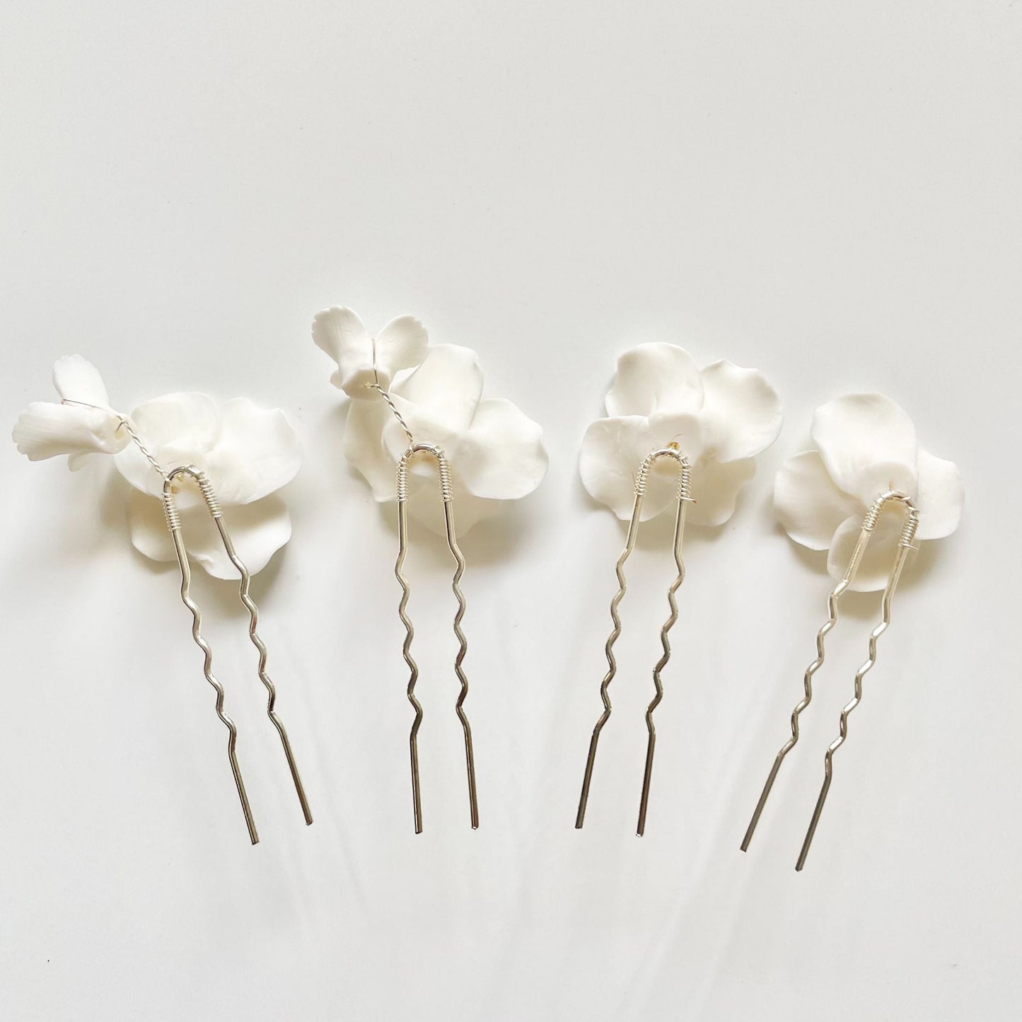 【ヘッドドレス】ホワイト フラワー 4P ヘアピン【結婚式 ヘアアクセサリー】