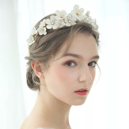 【ヘッドドレス】カチューシャ　ティアラ　ブライダルヘッドドレス　髪飾り　H25 【結婚式　ヘアアクセサリー】