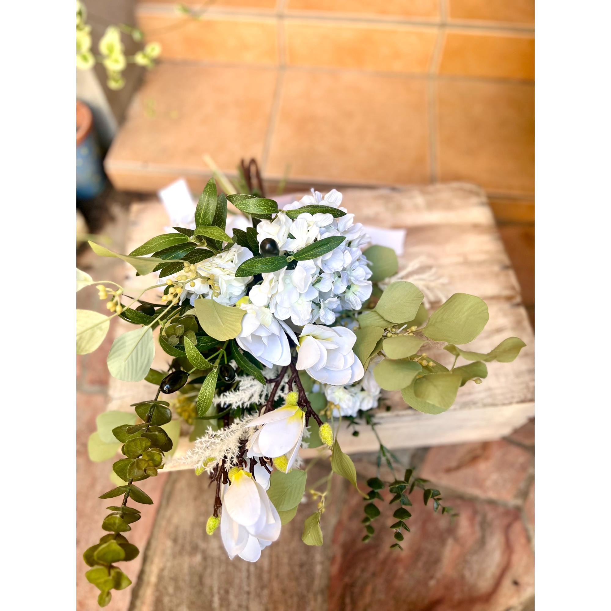 【専用】ウェディングブーケ　アーチ　ブートニア　セット 専用】ウェディングブーケ アーチ ブートニア セット レンタル】フォト