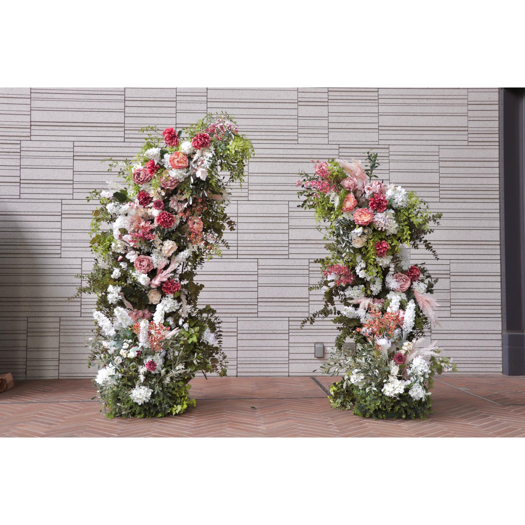 ウェディングアーチフラワー2個の白い牡丹の花飾り薄手のドレープ椅子アーバー結婚式 ウェディングアーチフラワー2個の白い牡丹の花飾り薄手の