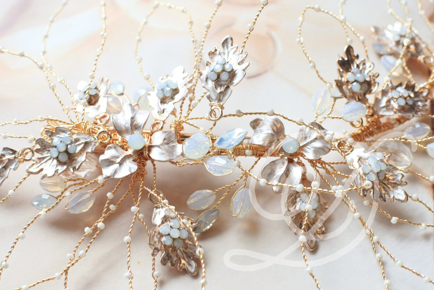【ヘッドドレス】ヘッドピース ~ブライダルヘッドドレス~ ≪HP-24≫ 【結婚式 ヘアアクセサリー】
