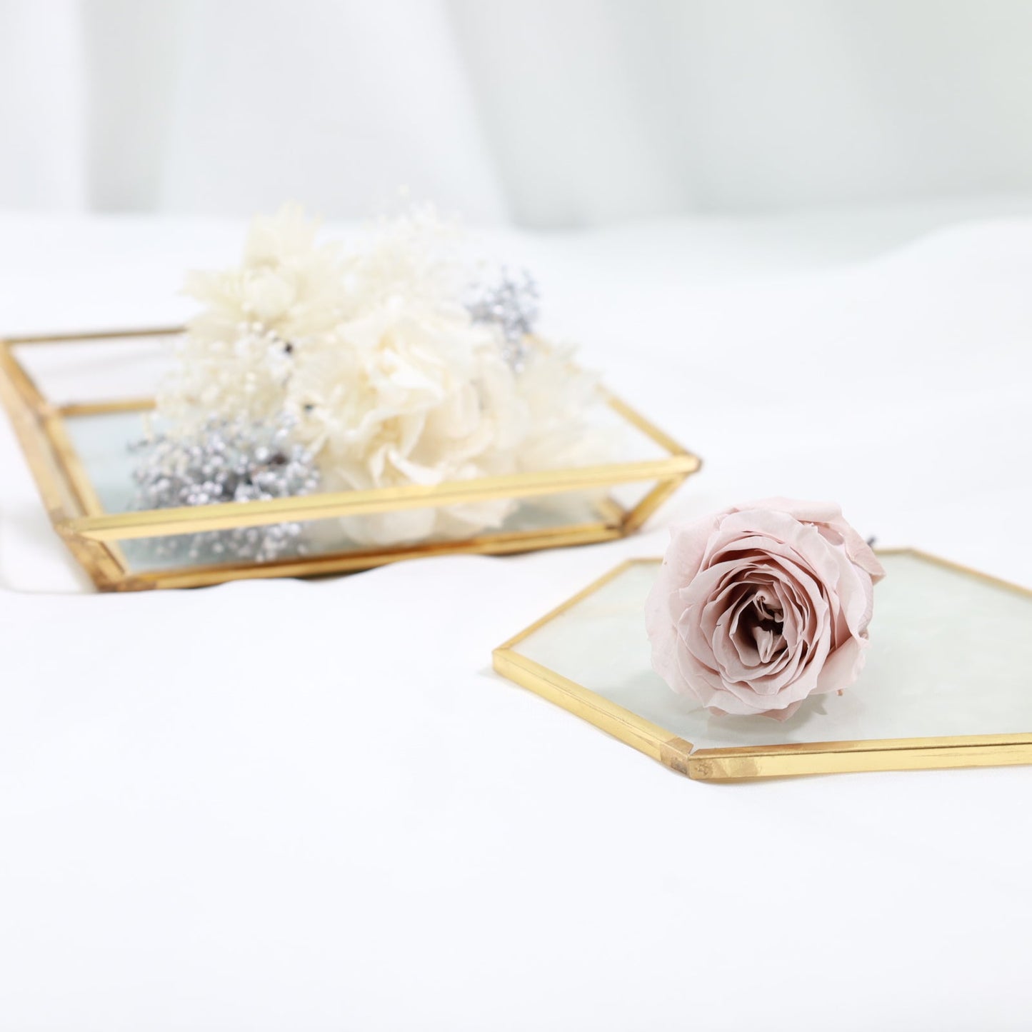 髪飾り Vピンク 【ヘアアクセサリー バラ 花 ドライフラワー プリザーブド 】 【結婚式 ヘアアクセサリー】