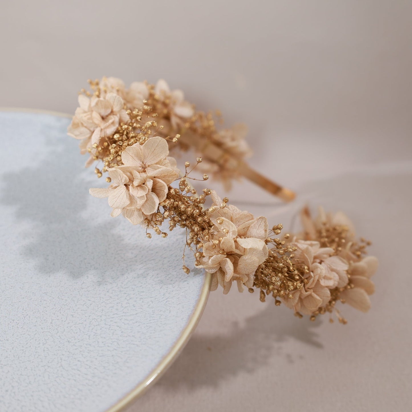 髪飾り カチューシャK【ヘアアクセサリー 花 ドライフラワー プリザーブド かすみ草】 【結婚式 和装 アクセサリー カチューシャ】