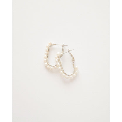 silver oval pearl hoop