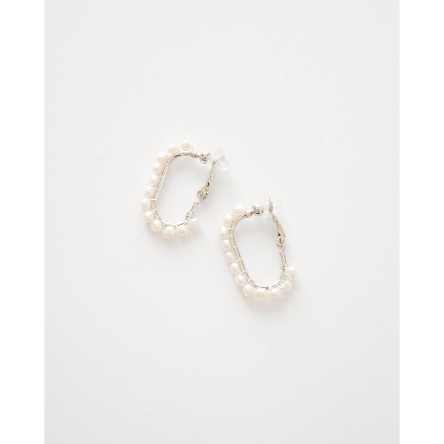 silver oval pearl hoop