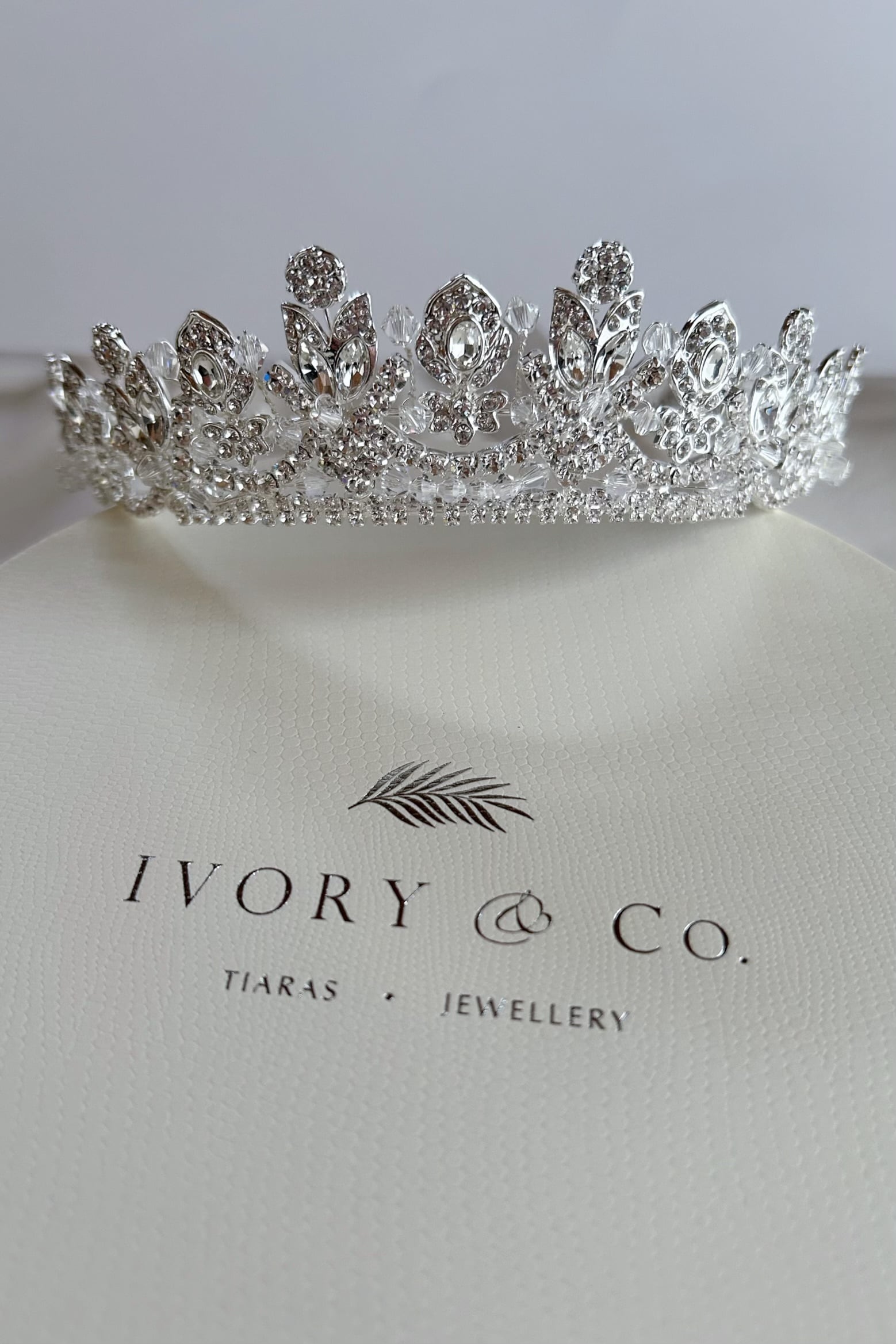 レンタル]Ivory & Co. アイボリーアンドコー ALEXANDRA TIARA アレクサンドラティアラ ~ブライダルティアラ~【結 –  結婚式準備サイトCORDY（コーディ）