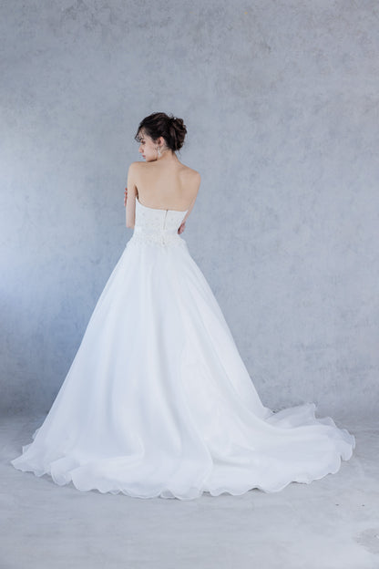 IVY-3(A)【結婚式 ウェディングドレス レンタル】