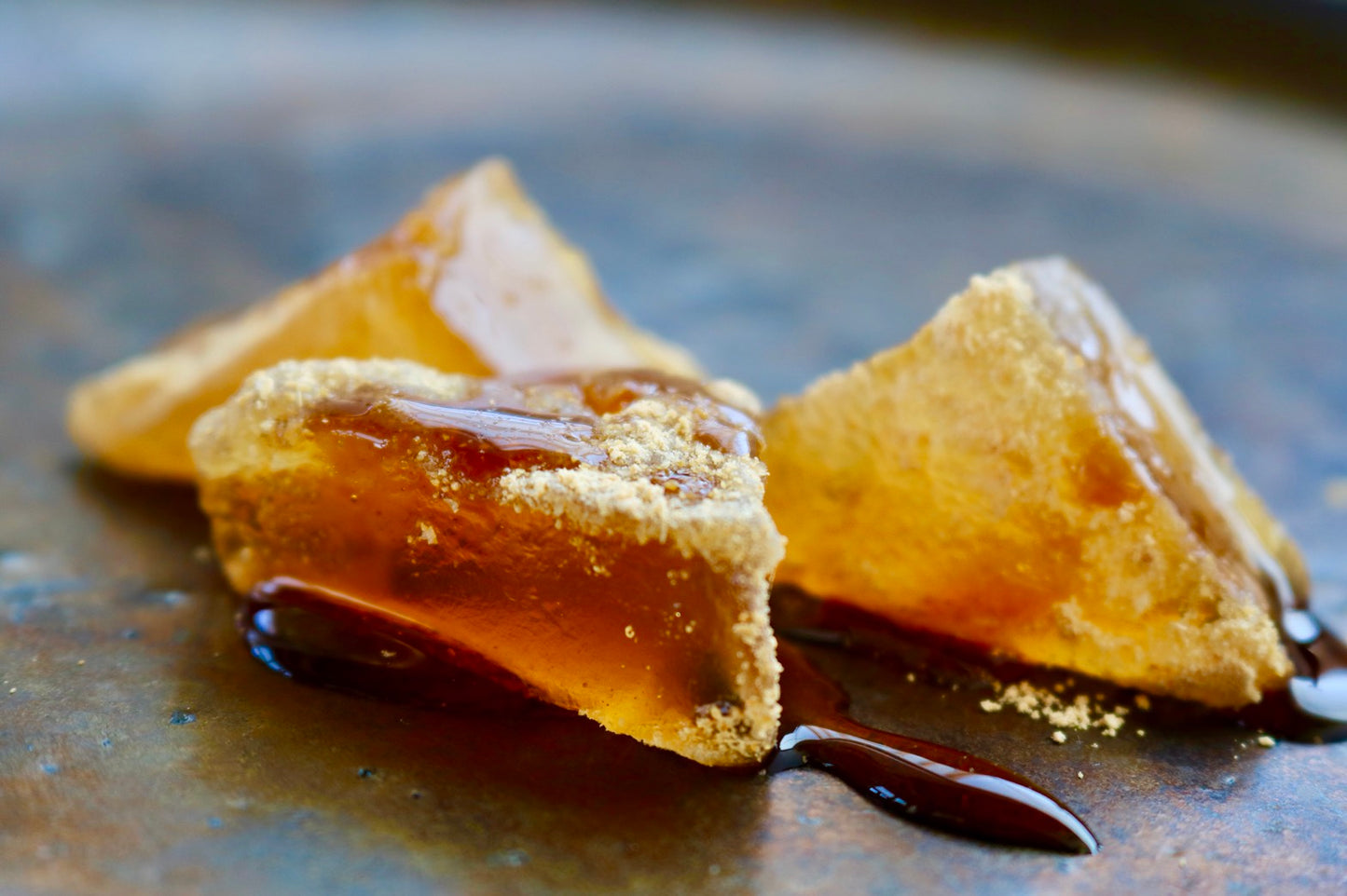 【わらび餅】桐箱入り由布院わらび餅 真空パック200g×4個詰合せ(きな粉×2・黒糖きな粉×2) 【結婚式 ギフト 食品 引き菓子 和菓子】