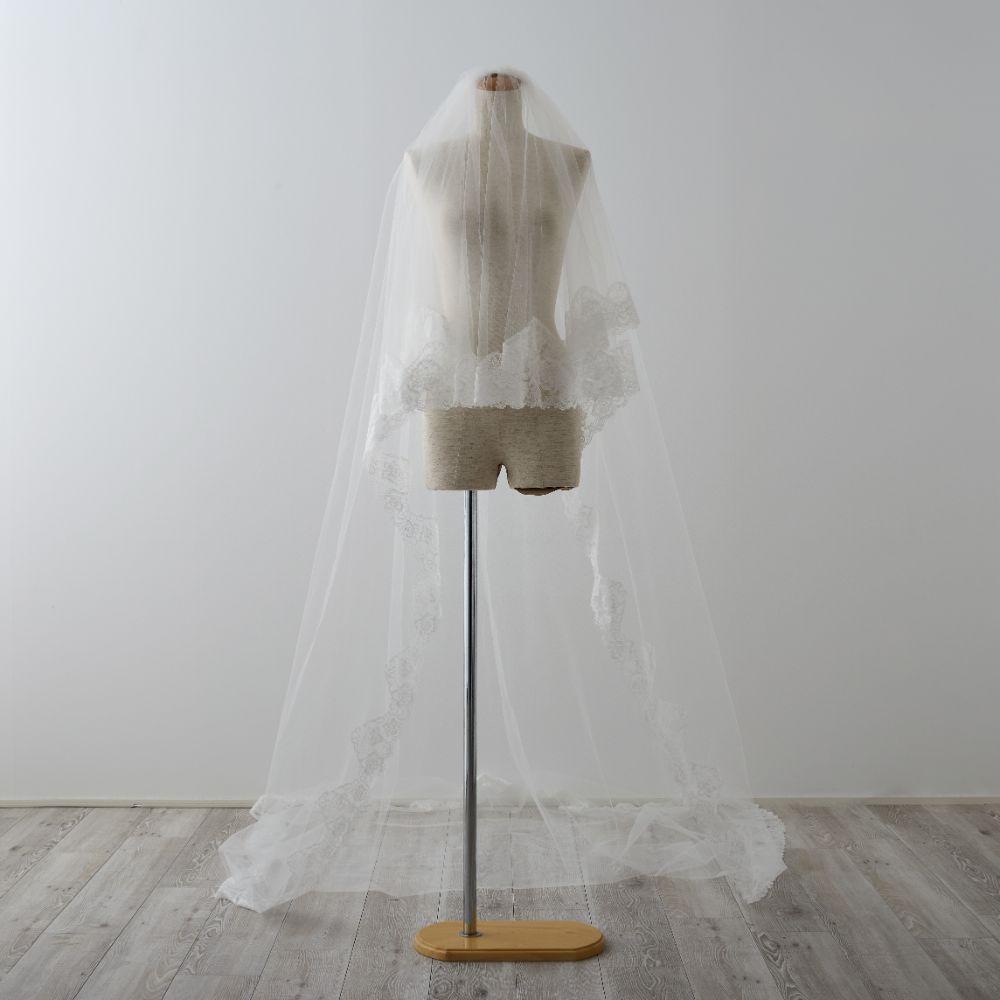 【値下げしました！】ISAMU MORITAドレス　ベール、インナー付き イサムモリタブライド｜IN-165(OW)｜ウェディング｜衣裳を選ぶ