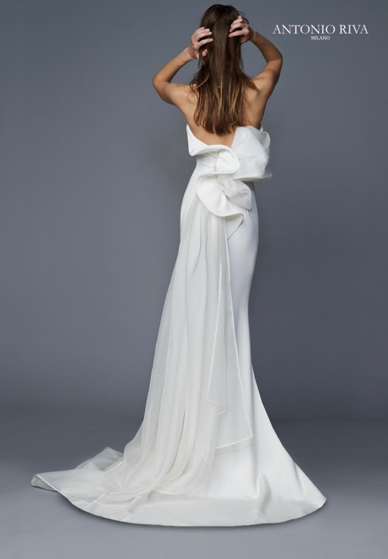 KRISTEL 【ウェディングドレスレンタル】