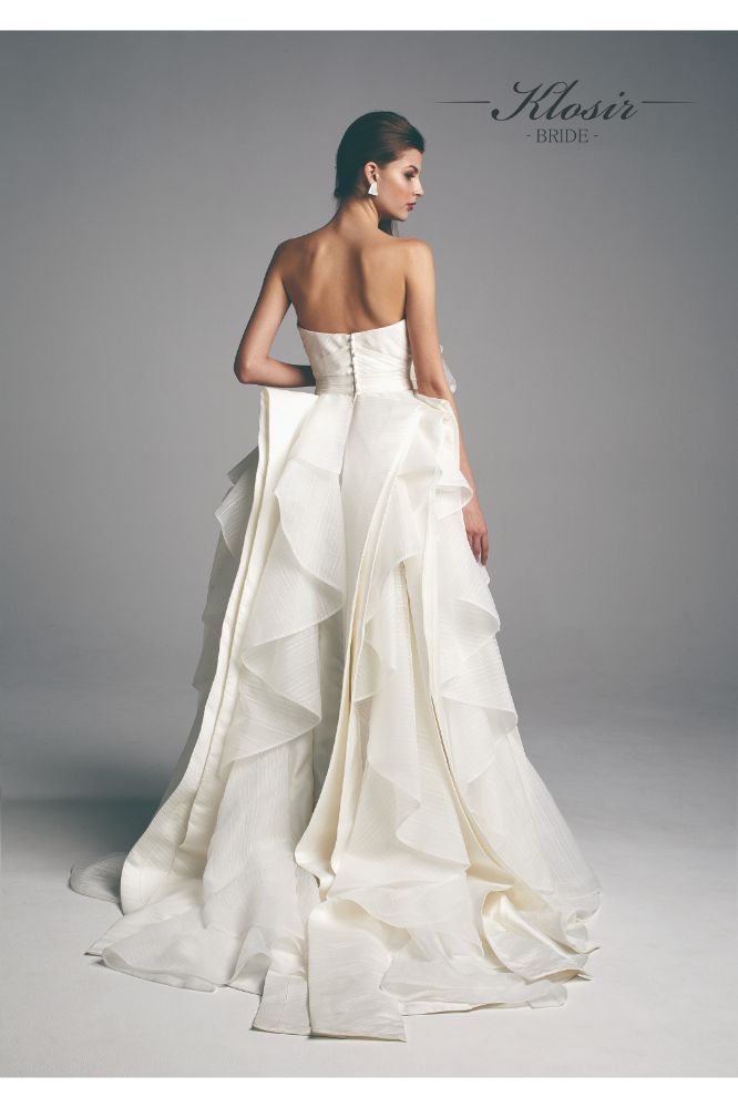 LIBERTE 【ウェディングドレス レンタル】