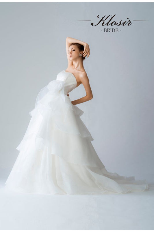 WHITE STRIPE 【ウェディングドレス レンタル】