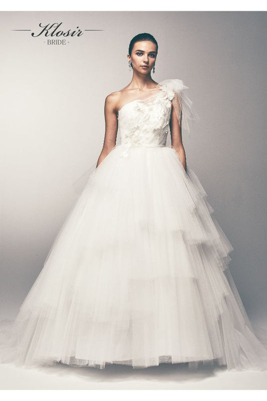 LIBELIA 【ウェディングドレス レンタル】