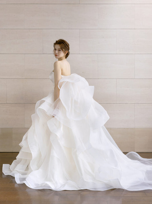 LOIS【ウェディングドレス レンタル】