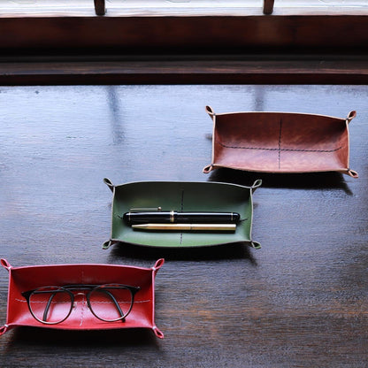 松葉” 革トレイ ペン&メガネ KAKURA 【結婚式 引き出物 ギフト】