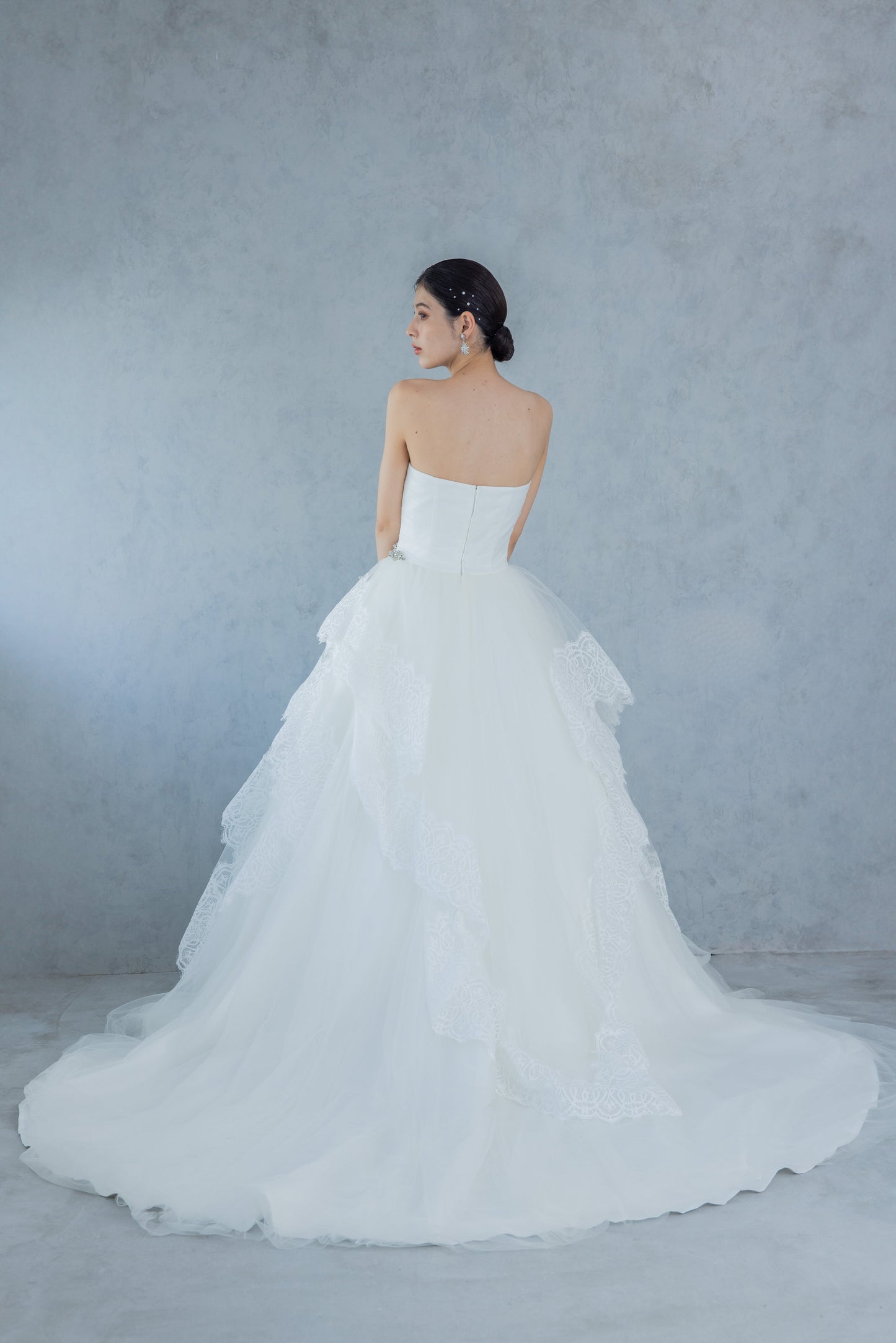 LUXE-2【結婚式 ウェディングドレス レンタル】