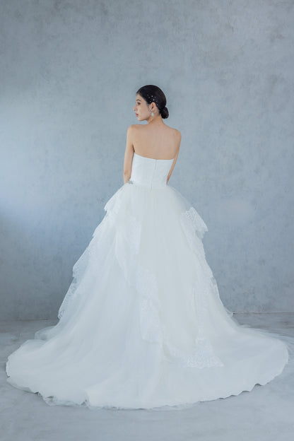 LUXE-2【結婚式 ウェディングドレス レンタル】