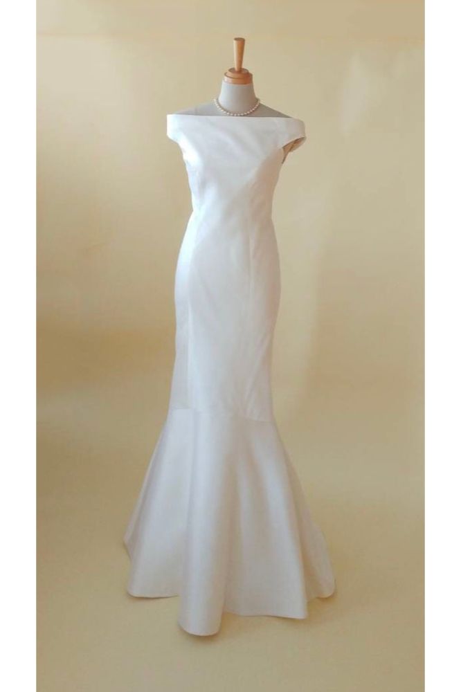 タロウ 【ウェディングドレス レンタル】