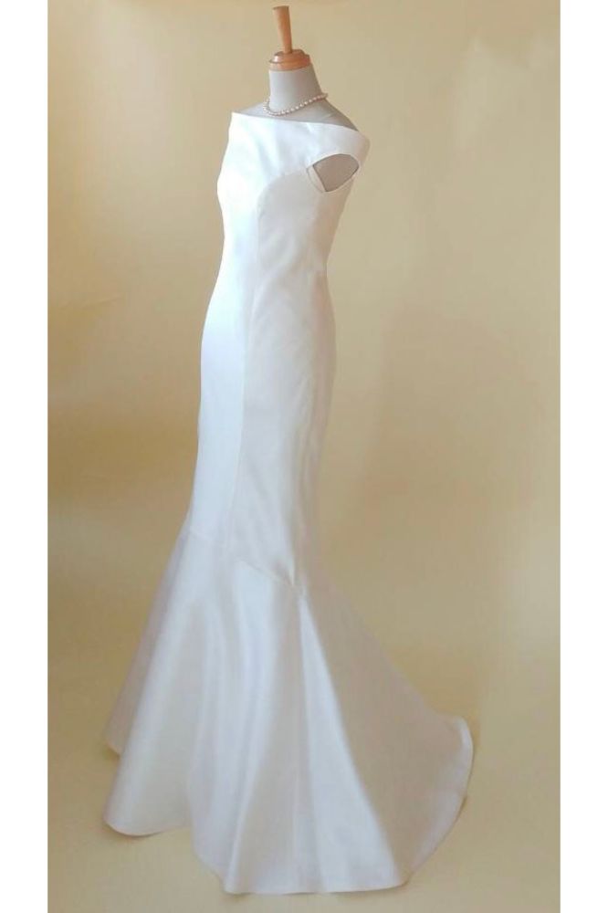 タロウ 【ウェディングドレス レンタル】