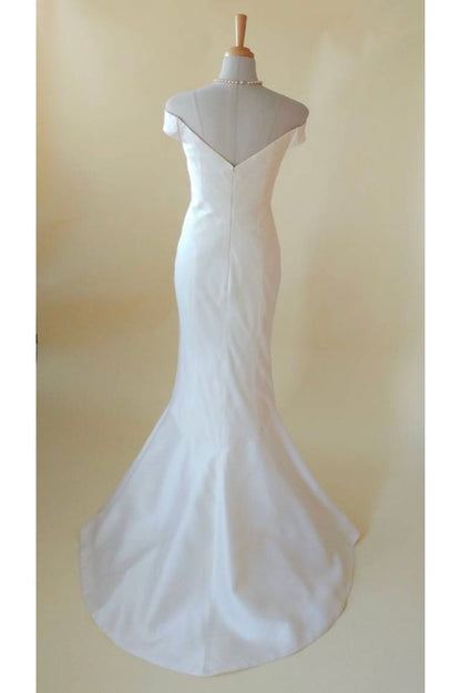 タロウ 【ウェディングドレス レンタル】